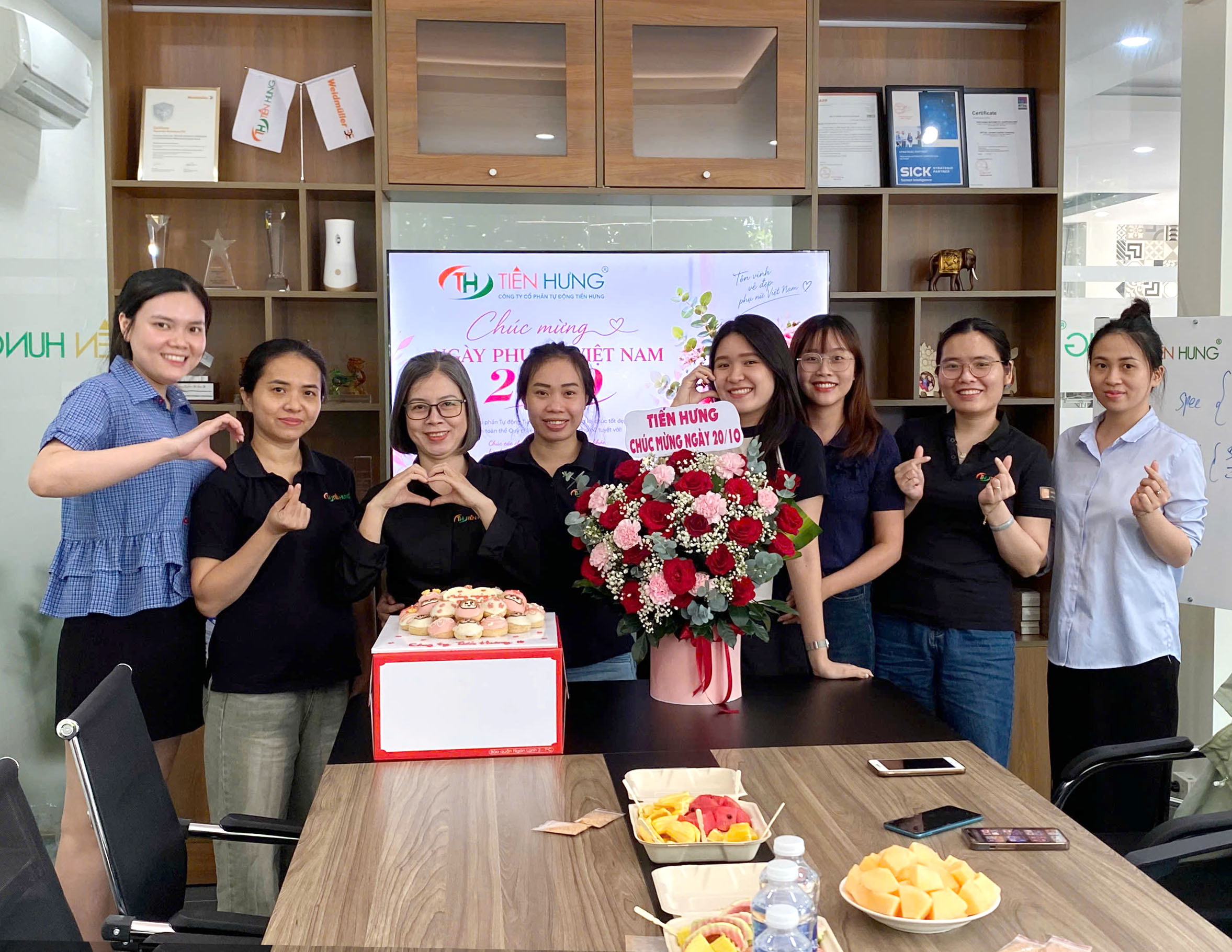 CÔNG TY TIẾN HƯNG TỔ CHỨC HOẠT ĐỘNG CHÀO MỪNG NGÀY PHỤ NỮ VIỆT NAM 20/10
